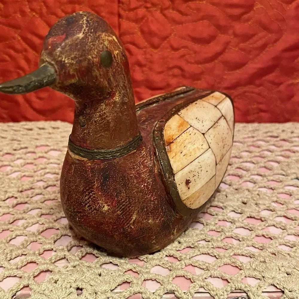 VTG Small Wooden‎ Red Brown Duck Brass Beak and Accents Trim Wood Hand Carved